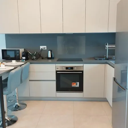 3 Bedroom Penthouse In *