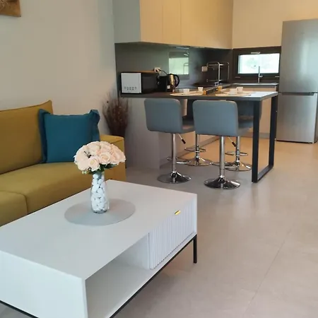 Apartment 3 Bedroom Penthouse In