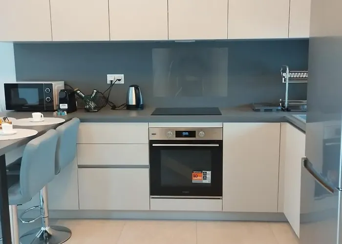 3 Bedroom Penthouse In *