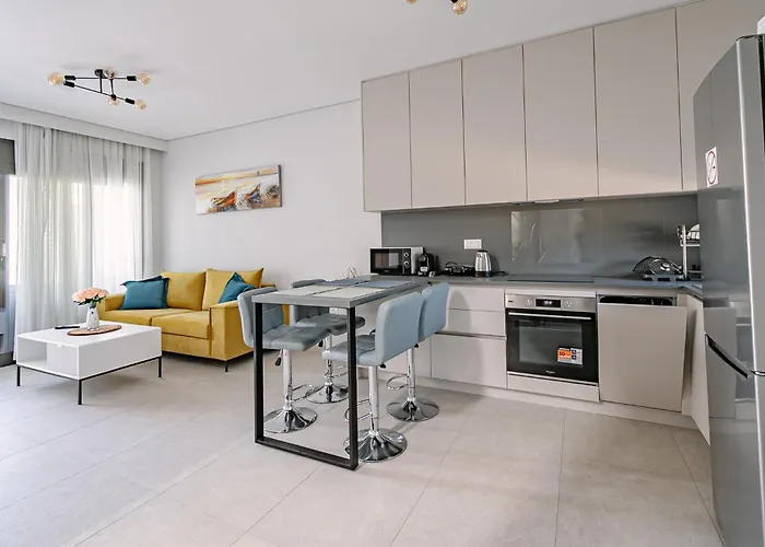 3 Bedroom Penthouse In *