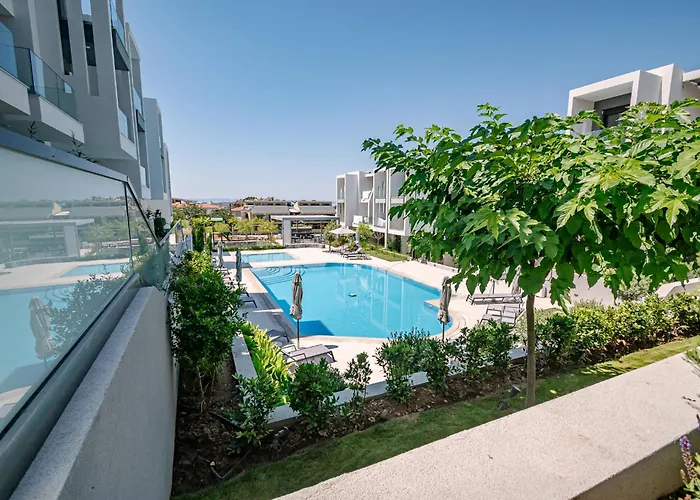 Apartman 3 Bedroom Penthouse In *